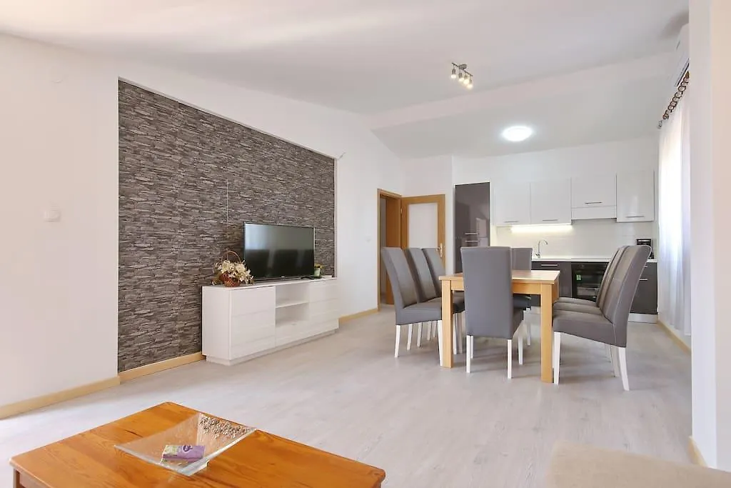 Villa Zigun Visocane Ferienhaus